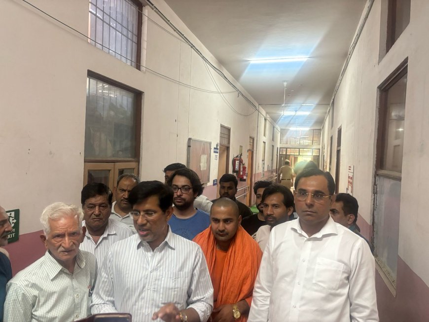 रेहड़ी वालों को पूरी रात थाने में रखा