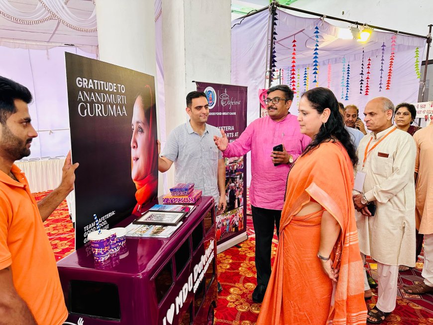 डेफेटेरिया को अध्यात्मिक गुरु आनंदमूर्ति गुरु मां का स्नेहाशीर्वाद