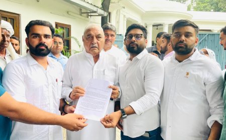 एचएयू के विद्यार्थियों ने भूपेंद्र सिंह हुड्डा को सौंपा ज्ञापन