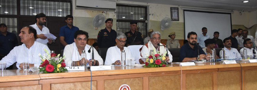 ओमेक्स सिटी को एक माह में बैंक लोन गारंटी की 5 करोड़ रुपए से अधिक की राशि जमा करवाने के निर्देश