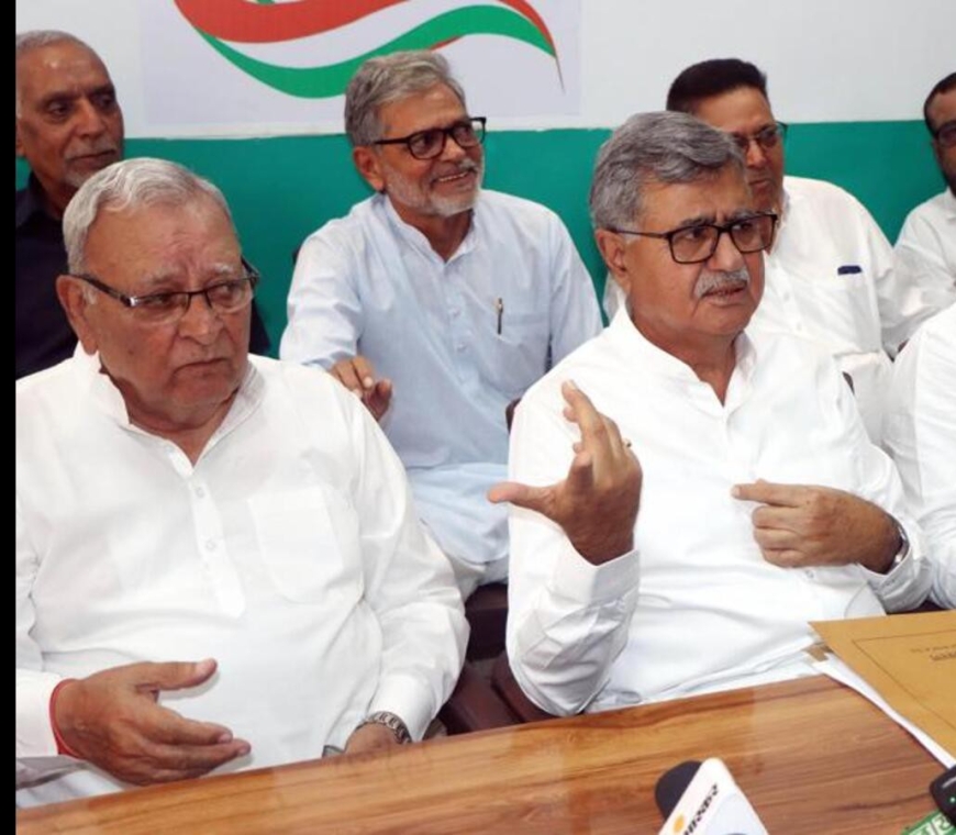 रोहतक की 20 एकड़ जमीन विवाद: सुभाष बतरा और बीबी बतरा को 50-50 लाख का कानूनी नोटिस